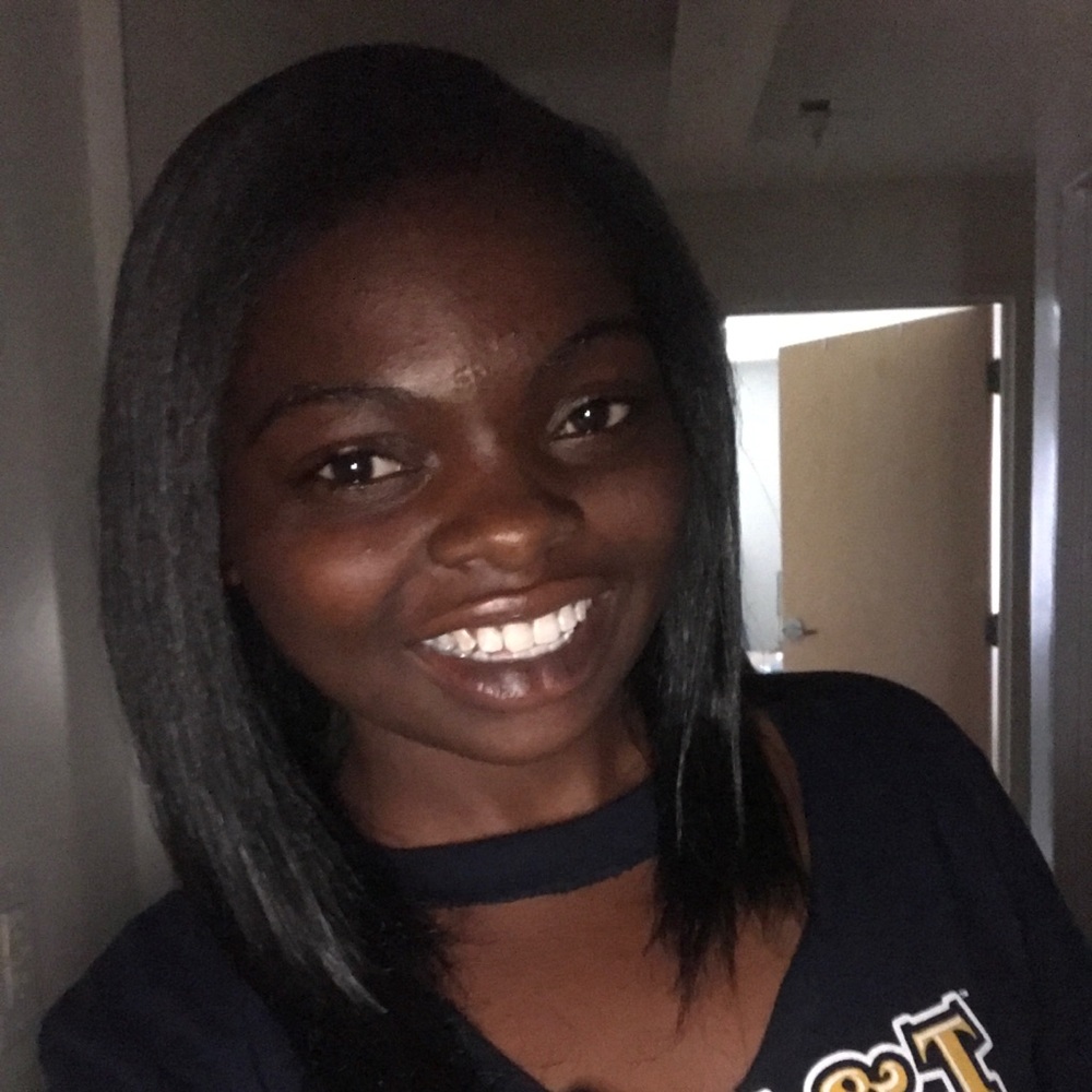 Meet your Posher, Christina